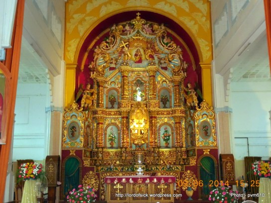 Athirampuzha Church - Altar